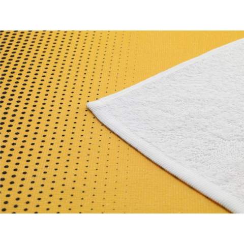 Luxurious towel including your own unique full colour print. Made from 40% RPET (made from recycled PET bottles) and 60% cotton (350 g/m²). This towel is lightweight and absorbs moisture quickly. Comfortable and soft. Each piece packed in cellophane.