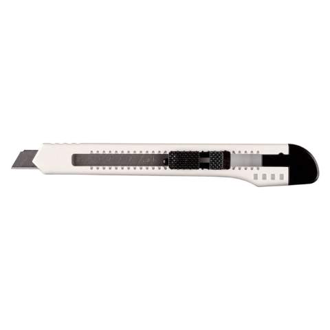 Hobby knife with twelve snap-off blades. Clip attachment. The width of the blade is 9 mm.