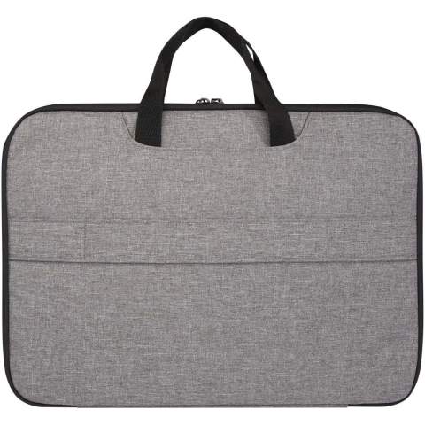 La sacoche pour ordinateur portable 2 en 1 Libra est parfaite pour les déplacements quotidiens ou les voyages en raison de ses fonctionnalités et de son design bien pensés. Elle est fabriquée à partir de polyester recyclé certifié GRS et d'une doublure en RPET. Elle est dotée d'un compartiment principal zippé qui peut s'ouvrir à 180 degrés pour faciliter les contrôles de sécurité. La sacoche comprend également une housse pour ordinateur portable 14" protégée en néoprène de qualité d'un côté, 2 poches en maille filet de l'autre côté, une poche avant zippée, une sangle pour trolley à l'arrière et deux poches ouvertes pour un rangement supplémentaire où vous pouvez également ranger facilement les poignées en sangle, la transformant en housse pour ordinateur portable.