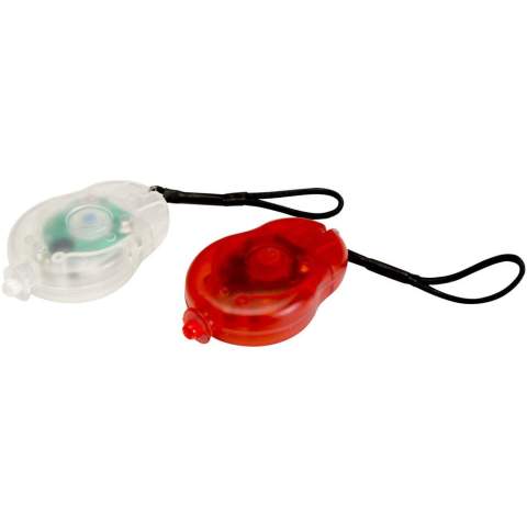 Deze fietsverlichtingsset bevat zowel rode als witte lampjes om de zichtbaarheid en veiligheid tijdens het fietsen te verbeteren. Elk lampje heeft drie standen (constant, knipperend en langzame flits) zodat je je kunt aanpassen aan veranderende omstandigheden. Deze compacte, betrouwbare lampjes zijn verpakt in een doorzichtig plastic etui voor eenvoudig opbergen en vervoeren en zijn perfect voor dagelijkse fietsers.