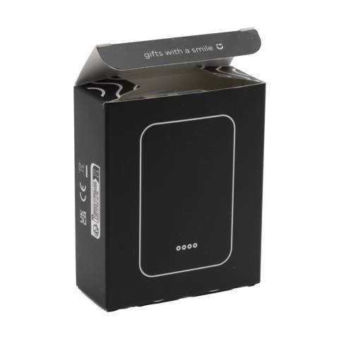 Petit, léger et très puissant. Ce powerbank est en ABS recyclé, avec une batterie au lithium polymère intégrée de 10 000 mAh, il fournit une charge sans fil d'une puissance de 5 W. Ce chargeur externe de poche vous permet de recharger facilement votre téléphone lors de vos déplacements. Les dispositifs peuvent être chargés via les deux ports USB ou en utilisant la fonction de charge sans fil intégrée d'une puissance de 5 W. Cette fonction convient aux dispositifs mobiles qui disposent d'un chargement sans fil QI. Entrée : 5 V / 2 A. 2x sortie : 5 V / 2 A. Sortie sans fil : 5 W. Avec des voyants lumineux et un bouton marche / arrêt. Comprend un câble de charge avec USB-C vers  USB-C et un mode d'emploi. Par pièce dans une boîte.