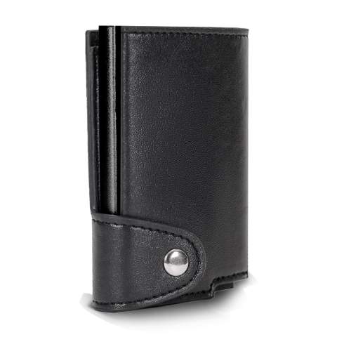 Stilvolles Kartenetui aus Aluminium mit stilvollem Lederbeutel. Das Kartenetui schützt Ihre Karten vor RFID-Skimming. Drücken Sie einfach den Knopf und holen Sie sich bis zu sechs Karten raus (vier mit Prägung). Passend für Karten und Geldscheine.