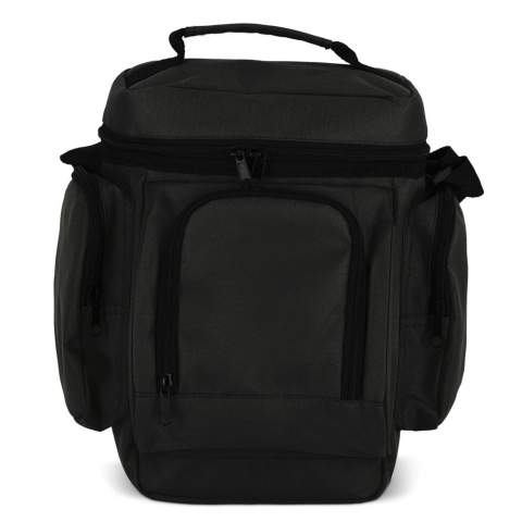 Ce sac isotherme est fabriqué à partir de PET recyclé dans un matériau durable 600D et possède une doublure PEVA pour l'isolation. Il dispose de deux poches latérales zippées et d'une poche frontale zippée pour un espace de rangement supplémentaire. La bandoulière réglable et la poignée supérieure facilitent le transport.