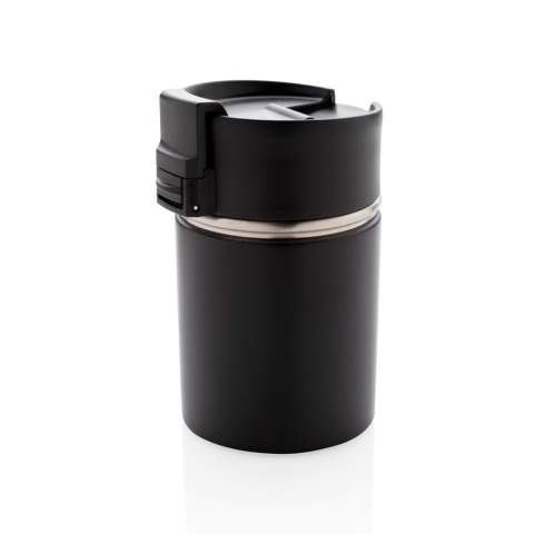Geniet van de heerlijke smaak van uw koffie, en alleen van koffie in compact formaat! Maar wat u ook uit deze beker drinkt, u zult geen bijsmaak ervaren. Op de binnenwand is een keramiek coating aangebracht die de metaalachtige bijsmaak volledig elimineert. Deze vacuüm geïsoleerde mok houdt uw drankjes tot 5 uur warm (of 15 uur koud). Lekvrije deksel. Inhoud: 220ml. Geregistreerd ontwerp®<br /><br />HoursHot: 5<br />HoursCold: 15