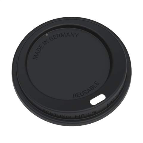 Wiederverwendbarer Coffee-to-go-Becher aus Kunststoff. Der Deckel mit Trinköffnung verhindert das Verschütten. Passt in den Standard-Getränkehalter im Auto, also ideal für unterwegs, aber auch ideal als Becher an der Kaffeemaschine. Die perfekte Alternative zum Einweg-Kaffeebecher. Durch den Umstieg auf wiederverwendbare Becher landen Milliarden von Bechern weniger im Abfall. Dieser wunderschöne Becher ist zu 100% recycelbar, BPA-frei und stapelbar. Spülmaschinengeeignet. Um den Aufdruck zu erhalten, wird Waschen von Hand empfohlen. Fassungsvermögen 200 ml. Made in Germany. Mindestbestellmenge 100 Stück pro Farbe.