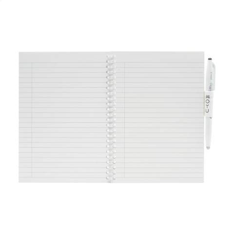 Carnet de notes effaçable A5 en papier de pierre de la marque MOYU. Avec une couverture souple et pliable de 400 g/m². Ce carnet comprend un stylo et un chiffon de nettoyage. Chaque page en papier de pierre est fabriquée naturellement sans bois et est aussi 100% recyclable. Ce carnet, avec une boucle élastique pour stylo et une reliure robuste à spirales comprend 18 pages du papier ligné. Prenez des notes avec le stylo MOYU spécial qui l'accompagne. Ce stylo contient l'encre Frixion d'origine. Cette encre spéciale sèche complètement sur le papier de pierre et s'efface facilement sans laisser de traces. Humidifiez légèrement le chiffon MOYU fourni avec un peu d'eau et effacez l'encre. De cette façon, les pages restent vides pour les nouvelles idées et les listes de tâches. Vous pouvez écrire 500 fois en moyenne sur du papier de roche. Ce carnet vous servira pendant des années.       Le papier de pierre est composé à 80% de calcaire et à 20% de plastique propre. Il est fabriqué naturellement sans bois et sa fabrication ne nécessite ni eau ni produits chimiques. La production de papier de pierre est donc plus économique et génère 67% de CO2 en moins que la production de pâte à papier. De plus, le papier de pierre peut être recyclé à l'infini, sans avoir à ajouter de nouvelles matières premières.
