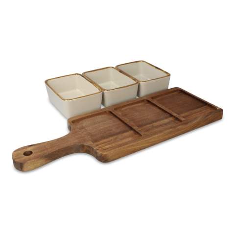 Voeg een vleugje luxe toe aan je tafel met deze stijlvolle InSideOut serveerplank van acaciahout, compleet met drie rechthoekige keramische schaaltjes, elk met een prachtig uniek karakter dankzij hun speciale glazuurtechniek. Door het hoogglanzende glazuurproces krijgt elk schaaltje zijn eigen uitstraling, wat zorgt voor een elegante en authentieke presentatie.
De keramische schaaltjes zijn niet alleen mooi, maar ook bijzonder sterk en bestand tegen beschadigingen, dankzij het bakproces op hoge temperaturen. Perfect voor het serveren van nootjes, pinda's of olijven tijdens een borrel, maar ook ideaal om te gebruiken tijdens het ontbijt voor vers fruit of andere lekkernijen.
Met deze veelzijdige set creëer je een stijlvolle en unieke presentatie voor elk moment.

