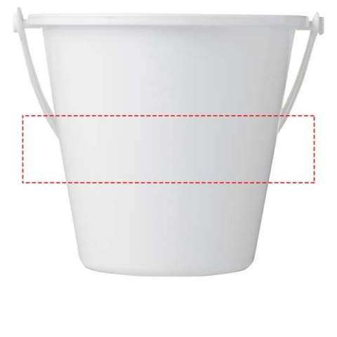 Unverzichtbar am Strand, aus recyceltem post-consuper Kunststoff. Das Material hat aufgrund der Beschaffenheit des recycelten Materials eine gesprenkelte Oberfläche. Eimer fasst 1250 ml. EN71-konform. Erhältlich in verschiedenen Farben, oder kontaktieren Sie uns für Mix & Match!