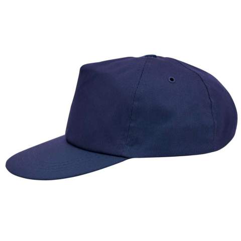 De promo cap is ideaal tijdens evenementen als voordelig weggeefartikel. Doordat de pet is opgebouwd uit vijf panelen leent de cap zich uitstekend voor grote print opdrukken. De cap is voorzien van een plastic druksluiting. 