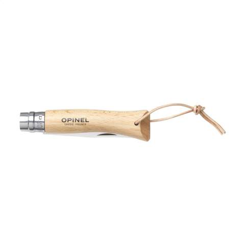 Zakmes van het merk Opinel. Het lemmet is gemaakt van roestvrijstaal. Het heft is van beukenhout, afgewerkt met een vernisbeschermlaag tegen vocht en vuil. Het hout is voor 95% afkomstig van Franse, duurzaam beheerde bedrijven. Het heft is voorzien van een leren koord. Geopend heeft het mes een lengte van 18 cm. Beveiligd met een Virobloc®-vergrendeling. Dit mes is onmisbaar voor kleine doe-het-zelvers, op de camping of tijdens een hike. Een alledaags zakmes dat je werkelijk voor alles gebruikt. Made in France. Op het bezit en/of dragen van messen of multitools in het openbaar kunnen lokale regels van toepassing zijn.