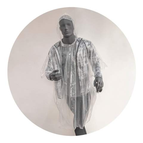 Poncho biodégradable en PE. Inutile de dire que les plastiques doivent être jetés dans les bacs de recyclage désignés pour. Mais il est toujours bon de savoir que ce poncho se dégrade naturellement en 12 mois. Taille du poncho: 127x100cm.