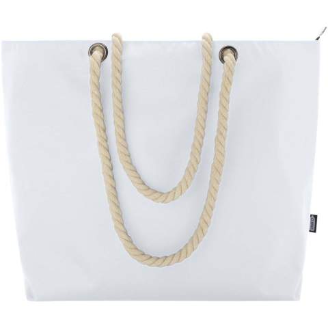The Panama cooler tote bag is made from GRS certified recycled polyester, and features a large zipped main compartment, and high-quality aluminium foil and cotton cord handles. Suitable for various activities such as grocery shopping or for a day at the beach or in the park. Volume capacity: 23 litres. Resistance up to 10 kg weight. PVC free.