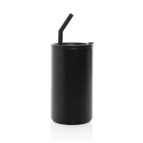 Der stabile Griff und sein breiter Boden machen diesen 800ml Becher zum idealen Begleiter für die tägliche Wasseraufnahme im Büro. Er ist aus langlebigem, RCS zertifiziert recyceltem Edelstahl gefertigt und erfüllt alle Ihre Anforderungen an die Flüssigkeitszufuhr. Der robuste, doppelwandige, vakuumisolierte Becher ist mit einem Deckel, einem Strohhalm und einer Strohhalmspitze aus Silikon ausgestattet. Der Schraubdeckel ist vielseitig einsetzbar, sowohl für heiße als auch für eiskalte Getränke, und bietet eine Doppelfunktion - einen praktischen Trinkauslauf oder die Möglichkeit, einen Strohhalm zu verwenden. Für eine optimale Pflege empfehlen wir, diesen großen Becher von Hand zu waschen.<br /><br />HoursHot: 5<br />HoursCold: 15