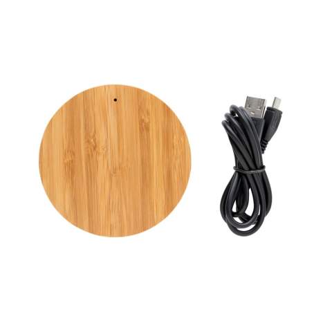 Dieser 5W Wireless-Charger fügt sich perfekt in Ihr zu Hause. Schließen Sie den Bamboo X einfach mit dem 150cm langen USB-Kabel an einer Stromquelle an und laden Sie Ihr Smartphone wann immer Sie möchten. Das Gehäuse besteht aus Bambus und der Stoff ist eine Mischung aus 30% Baumwolle, 40% Hanf und 30% recyceltem PET. Wireless Charging ist kompatibel mit allen QI-fähigen Geräten  wie der neusten Android Generation sowie iPhone 8, 8Plus und X. Input: 5V/2A. Wireless Output: 5V/1A 5W. Registered design®. In 100% platsikfreier Verpackung verpackt.<br /><br />WirelessCharging: true