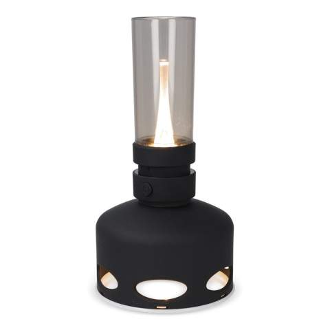 This atmospheric LED lamp combines the nostalgic look of a classic oil lamp with the benefits of modern technology. The elegant, vintage design is perfect for anyone who loves a warm, cozy atmosphere, whether you are indoors, sitting in the garden or staying at the campsite.
Be surprised by the built-in gadget: you can blow out this lamp just like in the old days! Simply blow into the hole under the glass and the lamp will go out, just like a candle. This detail makes the lamp extra special. With energy-efficient LED lighting that is soft and safe for the eyes, and a rechargeable battery that can be taken anywhere, this lamp offers ultimate convenience. You can easily charge it with the included USB-C cable. This way you are always assured of atmospheric lighting, wherever you are. Perfect for any room and every adventure. The ideal mix of nostalgia and modern comfort!
