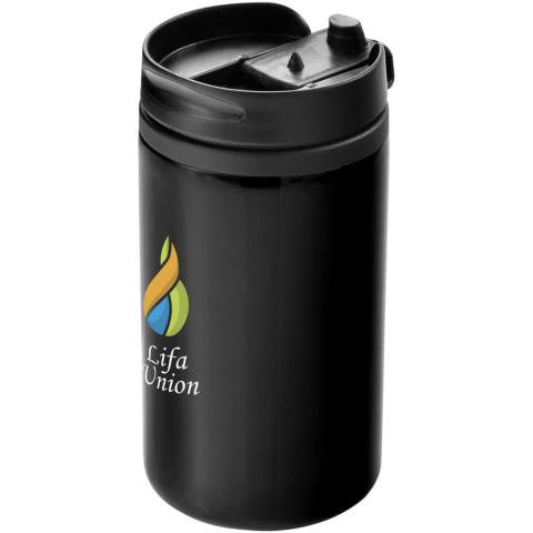The Mojave 250 ml insulated tumbler keeps hot drinks warm for a longer period. Thanks to its solid but sleek design, any logo placed on this tumbler catches the eye. The combination of PP plastic and stainless steel makes the Mojave a strong tumbler that resists corrosion and is easy to clean. The twist-on lid ensures smooth opening and closing of the tumbler, and makes the beverage easy to drink.