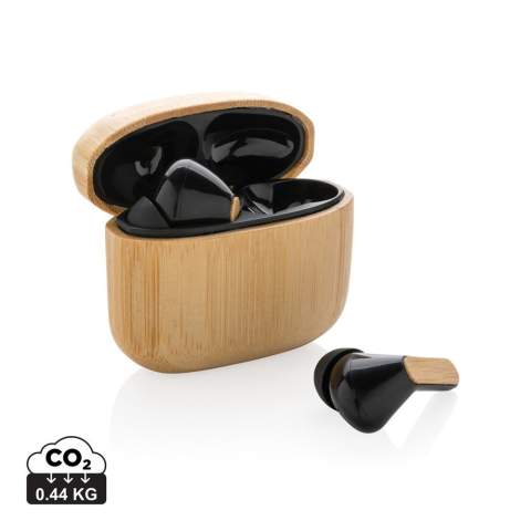 Bamboo true wireless oordopjes en hoesje. De oordopjes en het laadhoesje zijn gemaakt van RCS (Recycled Claim Standard) gecertificeerd gerecycled ABS en FSC® 100% bamboe. Totale gerecyclede inhoud: 28% op basis van het totale gewicht van het artikel. RCS-certificering zorgt voor een volledig gecertificeerde toeleveringsketen van de gerecyclede materialen. De perfect passende oordopjes hebben een batterij van 40 mAh en kunnen binnen 1 uur worden opgeladen in het laadhoesje van 400 mAh. Met automatische koppelingsfunctie, dus gemakkelijk te koppelen aan uw mobiele apparaat. Speeltijd op gemiddeld volume ongeveer 14 uur. Met BT 5.3 voor optimale verbinding. Bedieningsafstand tot 10 meter. Met pick-up en microfoon. Inclusief 3 maten siliconen oortips. Inclusief RCS-gecertificeerde gerecyclede TPE-oplaadkabel. Verpakt in FSC® mix kraftverpakking. Artikel en accessoires 100% PVC-vrij.<br /><br />HasBluetooth: True<br />PVC free: true