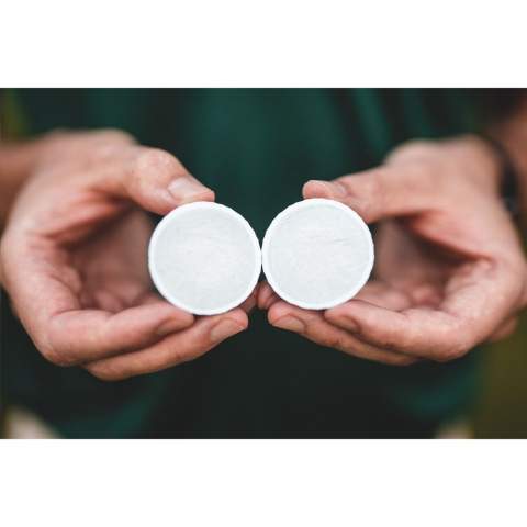 Recycled quality golf balls from the Tomorrow golf brand. These golf balls are made from used golf balls. They have a 100% recycled core (polybutadiene), a soft Surlyn resin outer and a 352 Bee panel pattern.      More than 420 million golf balls are lost worldwide every year. By collecting and recycling these, we can reduce the burden on the environment. Each ball replaces the use of 39 grams of new rubber compared to the production of a traditional golf ball. European design. Made in Europe.  Packed per 12 pieces in a kraft box. The price listed is per ball.