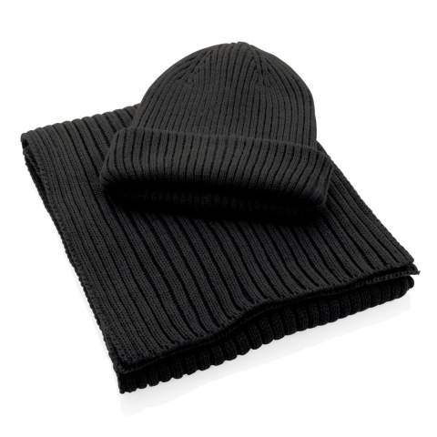 Een mooie dubbellaagse gebreide muts geschikt voor iedereen. Een klassieke omslagbeanie voor een moeiteloze look die je warm houdt tijdens de koude dagen. De muts bevat Polylana®. Polylana® is een low-impact alternatief voor 100% acrylvezel geproduceerd met minder energie en water. Met de AWARE™-tracer die het echte gebruik van gerecyclede materialen valideert. 2% van de opbrengst van elk verkocht Impact-product wordt gedoneerd aan Water.org. One size fits all. Samenstelling: 30% gerecycled polyester, 30% polyester, 40% acryl.