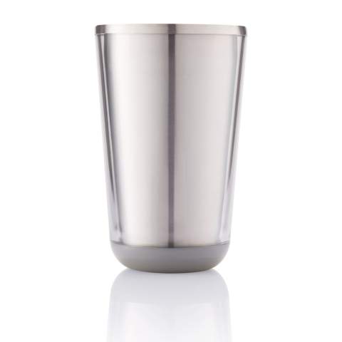 Dia is een dubbelwandige 350 ml. beker met een binnenwand van duurzaam 304 roestvrij staal. Door de dubbele wand en het schuifdeksel is Dia geschikt voor zowel hete als koude dranken. De mok is zo ontworpen dat deze na de levensduur geheel gedemonteerd kan worden voor gescheiden afvalverwerking en recycling. Met Dia laat u zien begaan te zijn met een schonere wereld. BPA vrij en geschikt voor de handwas. Geregistreerd ontwerp®<br /><br />HoursHot: 3<br />HoursCold: 6