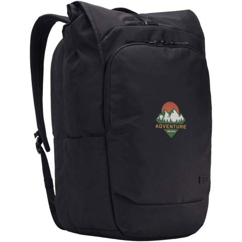 Der Case Logic Variate 17" Laptop-Rucksack ist ein eleganter und vielseitiger Begleiter für Arbeit, Reisen und den Alltag. Dank des Rolltop-Designs lässt sich das Volumen von 28 auf 33 Liter erweitern. So ist eine flexible Aufbewahrung im modernen Look möglich. Er besteht zu 85 % aus recycelten Materialien, darunter ein Außenmaterial, Futter und Mesh aus jeweils 100 % recyceltem Polyester. Zudem ist er mit einer PFAS-freien, wasserabweisenden Beschichtung versehen. Im Inneren befindet sich ein Fach für Laptops bis zu 17" sowie Platz für Tablet, Tastatur, Maus und weiteres Zubehör. Eine herausnehmbare Organisations-Tasche sorgt für Ordnung und erleichtert den Wechsel zwischen Zuhause und Büro. Außen bieten zwei erweiterbare Seitenfächer schnellen Zugriff auf Wasserflaschen oder Regenschirme. Der Rucksack wurde für den täglichen Komfort entwickelt und verfügt über eine atmungsaktive, gepolsterte Rückwand und Schultergurte sowie einen Durchzugsriemen zur einfachen Befestigung an Rollkoffern.