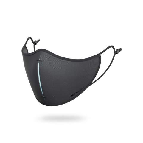 Dit comfortabele XD DESIGN gezichtsmasker is gemaakt voor ieder gezicht. Lichtgewicht drielaags ontwerp; De polyester voorlaag is behandeld met ViralOff®, een technologie die als extra beschermlaag fungeert tegen bacterieen. De middelste laag bevat een uniek, in het laboratorium getest Hyproof® Nanofiber-filter. Deze filter heeft een filterefficiëntie van 95%. De binnenlaag is gemaakt van polyester. Met driedimensionale kinstructuur en neusbrug voor gemakkelijk ademen. Deze set bestaat uit: 1 herbruikbaar en wasbaar gezichtsmasker, 5 herbruikbare filters, 1 opbergzakje. Dit masker is geen medisch hulpmiddel in de zin van Verordening EU / 2017/745 (chirurgische maskers) en het is ook geen persoonlijke beschermingsmiddelen in de zin van Verordening EU / 2016/425 (filtermaskers type FFP2). Geregistreerd ontwerp®<br /><br />PVC free: true