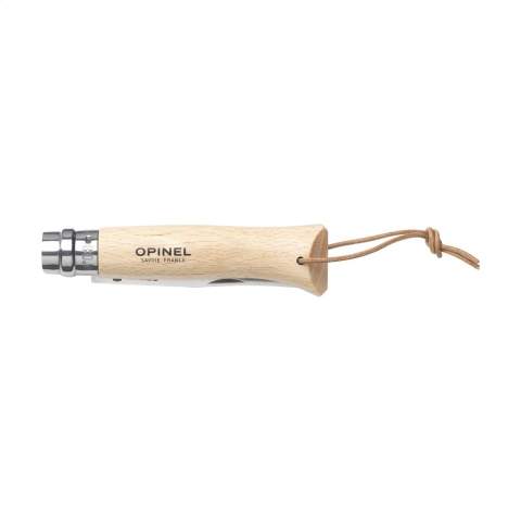 Taschenmesser der Marke Opinel. Die Klinge ist aus rostfreiem Sandvik-Stahl 12C27 gefertigt. Der Griff aus Buchenholz ist mit einer Schutzschicht aus Lack gegen Feuchtigkeit und Schmutz versehen. 95% des Holzes stammt von französischen, nachhaltig geführten Betrieben. Am Griff ist eine Lederkordel angebracht. Geöffnet hat das Messer eine Länge von 19 cm. Gesichert mit einer Virobloc®-Verriegelung. Dieses Messer ist ideal für Picknick und Grillabende, aber auch zum Angeln oder für andere Aktivitäten im Freien. Ein alltagstaugliches Taschenmesser, das man wirklich für alles nutzt. Made in France. Beachten Sie, dass möglicherweise lokale Vorschriften für den Besitz und / oder das Tragen von Messern oder Multitools in der Öffentlichkeit gelten.