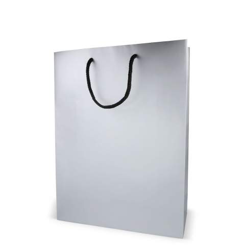 Elegante cadeautas gemaakt van FSC-gecertificeerd papier, met 5 mm dikke handvatten van gerecycled polyester. Ontworpen om tot 5 kg te dragen, met een luxe uitstraling door de zwarte handvatten en een zwarte binnenafwerking. Perfect voor het presenteren van cadeaus
