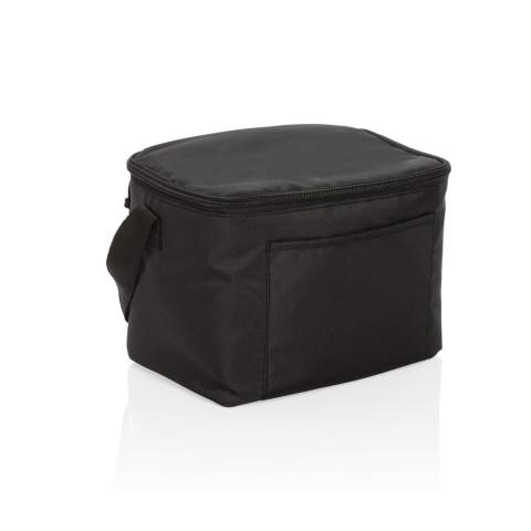 Pas de greenwashing, mais une histoire vraie sur la durabilité! Ce sac isotherme Impact est fabriqué en rPET 300D avec traceur AWARE™. Avec AWARE™, l'utilisation de véritables matériaux textiles recyclés et les allégations d'impact sur la réduction de l'eau sont garanties, en utilisant le traceur physique perturbateur d'AWARE et la technologie blockchain. Économisez de l'eau et utilisez de véritables tissus recyclés. 2% des recettes de chaque produit Impact vendu seront reversés à Water.org.  Sac format 6 canettes , poche avant et poignée de transport. En utilisant ce sac isotherme, vous avez réutilisé 3,9 bouteilles PET de 0,5 litre et 2,32 litres d'eau.  Le calcul d'économie d'eau est basé sur des données ACV fiables telles que publiées par Textile Exchange dans leurs Material Snapshots 2016.