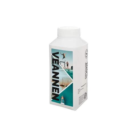 330 ml natürliches Quellwasser in FSC-zertifizierter Kartonflasche mit 100% pflanzlichem Verschluss. Diese Verpackung besteht zu 89% aus pflanzlichem Material. Farbe weiss.