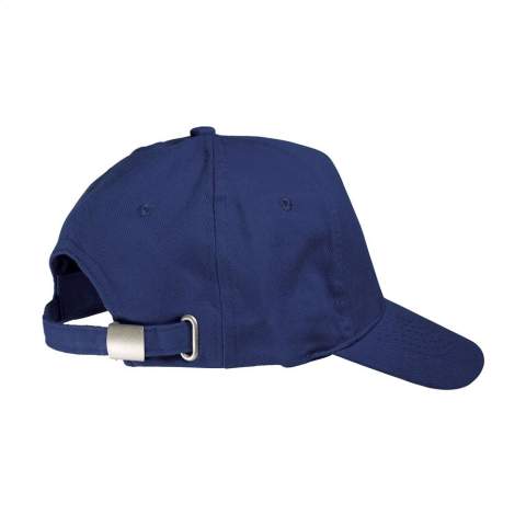 Casquette baseball dans une qualité extra lourde en 100 % coton peigné avec visière préformée et fermeture par clip métallique réglable à l'arrière.