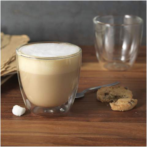 Mug à café isotherme double paroi de 200 ml. L'ensemble est présenté dans une boîte cadeau de luxe. Plaque logo incluse.