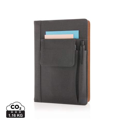 Gecoate PU omslag voor notitieboek met voorvak voor telefoon (14x10 cm.), pennenvak en hoofdcompartiment voor bijvoorbeeld een powerbank of visitekaartjes. Het notitieboek heeft een zwarte paginaverdeler en 160 pagina’s van 80g/m2 papier. U kunt het notitieboek moeiteloos vervangen, zodat u eindeloos plezier heeft van deze omslag.<br /><br />NotebookFormat: A5<br />NumberOfPages: 160<br />PaperRulingLayout: Gelinieerde pagina's