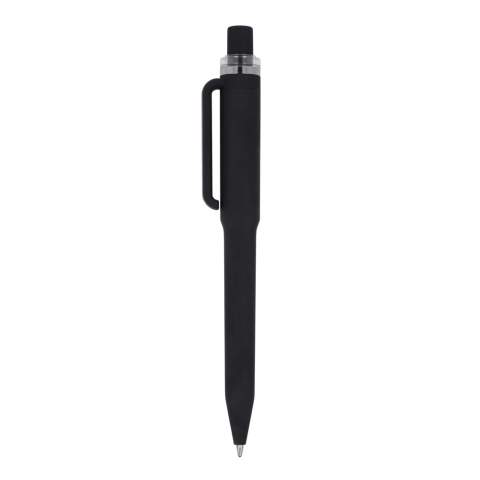 Der Ozzy-Stift verfügt über ein einzigartiges Design, das großzügigen Platz für Branding bietet, zusammen mit einem dünneren unteren Ende für verbesserten Griffkomfort. Der Stift besteht aus R-ABS und hat eine glatte Soft-Touch-Oberfläche für ein angenehmes Schreiberlebnis. Ausgestattet mit blauer Tinte.