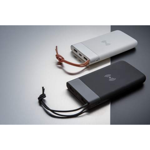 Wireless functionality meets Nordic design with the Aria wireless powerbank. The wireless powerbank is crafted out of luxurious aluminium and ABS with high-end soft touch finish. Final detail is the PU strap. The powerbank supports both charging via USB as 5W wireless. Compatible with all QI enabled devices like Android latest generation, iPhone 8 and up.  Input 5V/2A Wireless output: 5V/1A. Input: 5V/2A. Output: 5V/2A. Packed in luxury gift box. Registered design®
