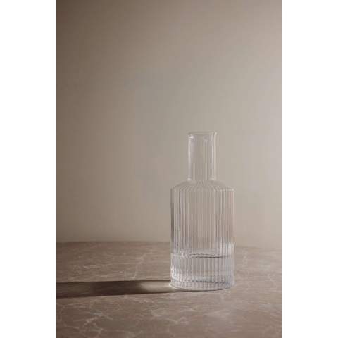 A carafe created with timeless design and classic, elegant lines. Perfect for any occasion where you want to serve refreshing drinks with style. The carafe creates a sophisticated atmosphere at the dinner table or other festive occasions. Ideal for water, juice and other cold beverages. Made of soda-lime glass. The carafe holds 1450 ml and is dishwasher safe. Cold drinks only.