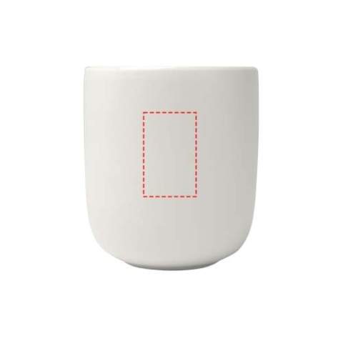 Enjoy your favourite hot beverages with the Male 2-piece 200 ml ceramic cup set. Perfectly sized for coffee, tea, or other drinks, each cup features a smooth finish and ergonomic design for a comfortable grip. The sleek, modern style adds elegance to any kitchen or café setting.