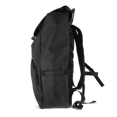 Voici "Liam", votre sac à dos écologique pour ordinateur portable. Fabriqué à partir de matériaux RPET recyclés, il est durable et élégant. Transportez votre technologie et vos objets essentiels en toute bonne conscience.