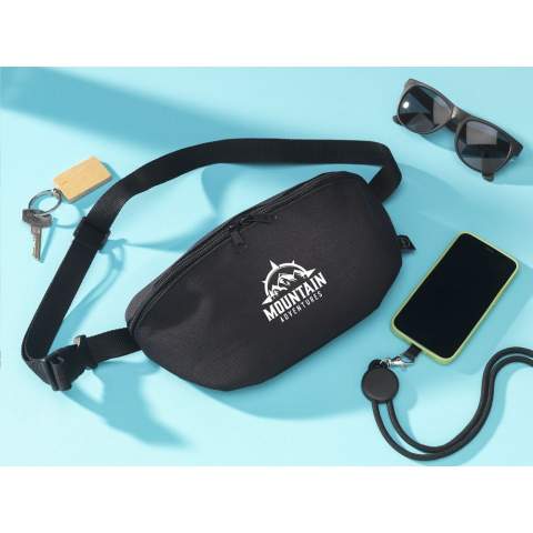 WoW! Practical hip bag made from recycled material. The outside of this bag is made from 600D RPET polyester. The inside is made from RPET PVC. This hip bag has a zipper and an adjustable strap with a plastic click closure. Ideal for storing personal items during sporting activities, holidays or festivals. Capacity approx. 1.5 litres. GRS certified. Total recycled material: 96%.