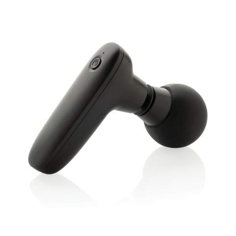 Découvrez précision et confort avec le pistolet de massage Revix. Ce pistolet allie un design innovant à des matériaux haut de gamme pour un soulagement et une relaxation intenses. Compact et léger, il est idéal pour une récupération en déplacement ou à domicile. Sa batterie lithium haute performance offre jusqu'à 3,5 heures d'autonomie avec une charge complète. Sa poignée ergonomique en silicone assure une prise en main confortable, tandis que le port USB-C intégré permet une recharge rapide et efficace. Le voyant lumineux vous informe de l'état de charge et de la charge, tandis que le câble USB-C noir en rTPE inclus est pratique. Fabriqué en ABS recyclé certifié RCS. La norme RCS (Recycled Claim Standard) vérifie le contenu recyclé d'un produit tout au long de sa chaîne d'approvisionnement. Contenu recyclé total : 37 % du poids total de l'article. L'article et les accessoires sont sans PVC et emballés dans un emballage FSC®.<br /><br />PVC free: true