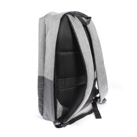 Voici "Addison" - votre sac à dos antivol pour ordinateur portable. Élégant, sûr et adapté à la vie contemporaine. Protégez votre technologie en toute confiance, avec des fermetures éclair discrètes pour plus de sécurité.