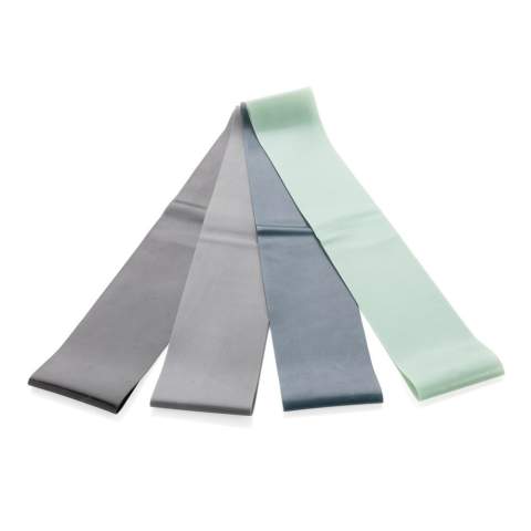 Begin met trainen en blijf fit en gezond met deze hoogwaardige weerstandsbanden. De set bestaat uit 4 gekleurde banden. De kleuren geven de weerstand van licht naar donker (zware weerstand) aan. Gemaakt van sterk TPE en wordt geleverd met een zwarte etui. Inclusief handleiding met een aantal oefeningen zodat je direct aan de slag kunt!