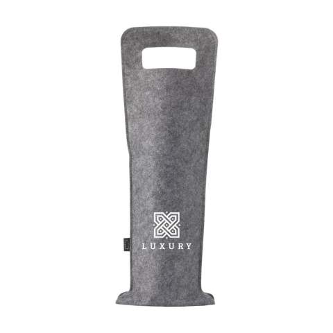 WoW! Fasionable RPET wine bottle holder. Made from recycled PET bottles. This product is designed to hold one bottle of wine (not included) with a diameter of approx. 7.5 cm. GRS-certified. Total recycled material: 95%.
