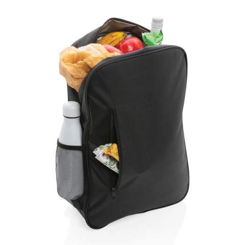 Die Hände frei und die Sachen kalt. Der Tierra-Rucksack ist ideal zum Wandern und Picknicken. Der Rucksack fasst 12 Dosen, oder 8 Dosen und 2 Weinflaschen. Eine Fronttasche mit Reißverschluss bietet Platz für weiteres Zubehör. Außen 100% 600D Polyester, Innen 100% 210D Polyester. PVC-frei.