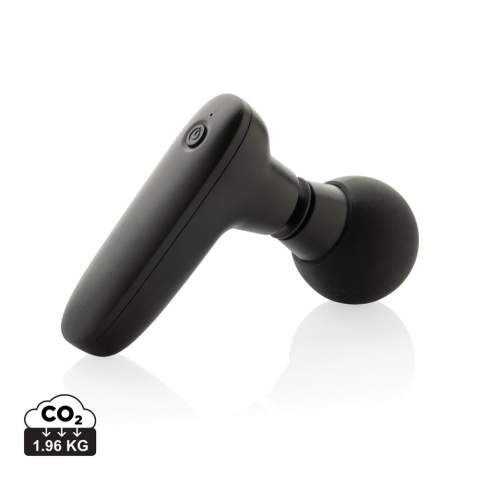 Découvrez précision et confort avec le pistolet de massage Revix. Ce pistolet allie un design innovant à des matériaux haut de gamme pour un soulagement et une relaxation intenses. Compact et léger, il est idéal pour une récupération en déplacement ou à domicile. Sa batterie lithium haute performance offre jusqu'à 3,5 heures d'autonomie avec une charge complète. Sa poignée ergonomique en silicone assure une prise en main confortable, tandis que le port USB-C intégré permet une recharge rapide et efficace. Le voyant lumineux vous informe de l'état de charge et de la charge, tandis que le câble USB-C noir en rTPE inclus est pratique. Fabriqué en ABS recyclé certifié RCS. La norme RCS (Recycled Claim Standard) vérifie le contenu recyclé d'un produit tout au long de sa chaîne d'approvisionnement. Contenu recyclé total : 37 % du poids total de l'article. L'article et les accessoires sont sans PVC et emballés dans un emballage FSC®.<br /><br />PVC free: true