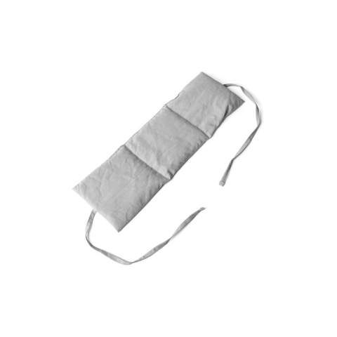 Help your body relax with the Minton heat pillow, relieving pain and soothing sore muscles. With a size of 45x14 cm and a practical band on each side, it’s easy to keep in place, whether on your neck or wherever you're experiencing pain. Heated through microwave with three channels for an even heat distribution. Cover made of RCS certified recycled polyester with ceramic clay inside. Certified by RCS (Recycled Claim Standard), RSC certification guarantees that the entire supply chain of recycled materials is certified. . This shell contains 68% RSC certified recycled polyester.