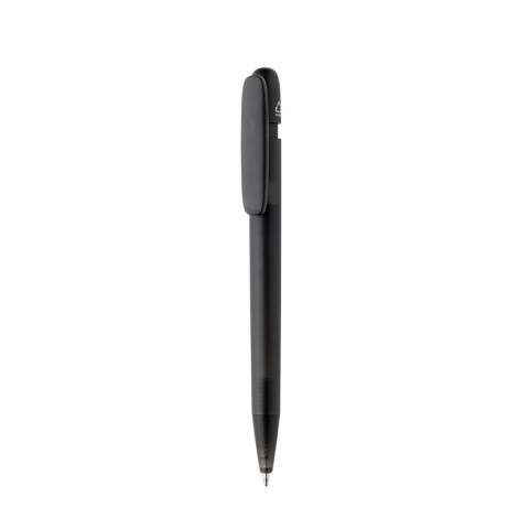 Der Devin besticht durch sein modernes Design und passt mühelos in jede Tasche. Die hochwertige Konstruktion und der perfekte Komfort sorgen für ein nahtloses Schreiberlebnis, wo immer Sie sind. Mit blau schreibender Dokumental-Tinte. Schreibbreite 1mm, Schreiblänge ca. 1200 Meter. Gesamter recycelter Inhalt: 86% bezogen auf das Gesamtgewicht des Artikels.