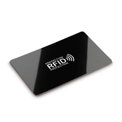 RFID Karte im Kreditkartenformat. Legen Sie diese Karte in Ihre Geldbörse und verhindern Sie Betrug durch illegale Nutzung von RFID-Scannern und -Lesern mit Ihren Bankkarten. Diese Karte stört die Frequenz von Kartenlesern. Auf diese Weise beugt die RFID Karte der Kommunikation zwischen Chip und Bankkarte vor. Druck auf der weißen Seite.