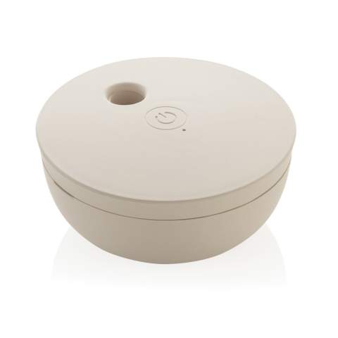 Breevia est un humidificateur flottant unique et polyvalent qui transforme n'importe quel verre d'eau en humidificateur personnel. Compact et facile à utiliser, il est conçu pour améliorer la qualité de l'air et créer un environnement plus sain, à la maison comme au travail. Doté d'une batterie rechargeable USB-C, Breevia offre jusqu'à 6 heures d'autonomie sur une seule charge et se recharge en seulement 2 heures pour plus de commodité. Son design innovant en fait le cadeau idéal pour tous ceux qui souhaitent embellir leur environnement en toute simplicité. Fabriqué en ABS recyclé certifié RCS. La norme RCS (Recycled Claim Standard) vérifie le contenu recyclé d'un produit tout au long de sa chaîne d'approvisionnement. Contenu recyclé total : 51 % du poids total de l'article. L'article et les accessoires sont sans PVC et emballés dans un emballage FSC®.<br /><br />PVC free: true