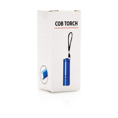 Lampe torche COB en aluminium, super puissante en taille de poche. Cette lampe COB est beaucoup plus puissante que les lampes LED habituelles et consomme moins d’énergie, permettant une autonomie 30% plus importante sur la même batterie. Avec dragonne et 3 piles AAA incluses.<br /><br />Lightsource: COB LED<br />LightsourceQty: 1